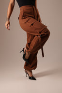 Calça Bolsos Cargo Sarja Marrom - TYNA - foto 1