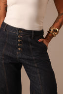 Calça Jeans Escura Botões Frente com Amarração - TYNA - foto 1