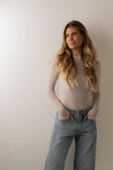 Blusa Tule Baunilha Manga Longa com Dedinho - TYNA - foto 5