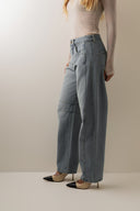 Calça Jeans Barrel Azul Médio - TYNA - foto 2