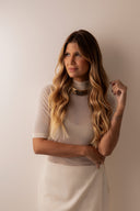 Blusa Tule Gola Alta Baunilha Meia Manga - TYNA - foto 6