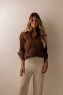 Camisa Florença Punho Largo Marrom - TYNA - foto 6
