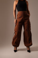 Calça Bolsos Cargo Sarja Marrom - TYNA - foto 7