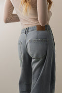 Calça Jeans Barrel Azul Médio - TYNA - foto 8
