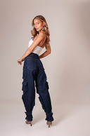 Calça Jeans Cargo Multibolsos Escura - TYNA - foto 3
