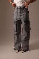 Calça Jeans Cargo com Bolsos Laterais Clara - TYNA - foto 14